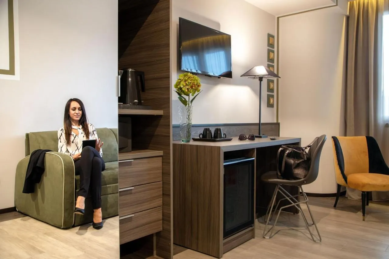 Hotel Domidea Rome