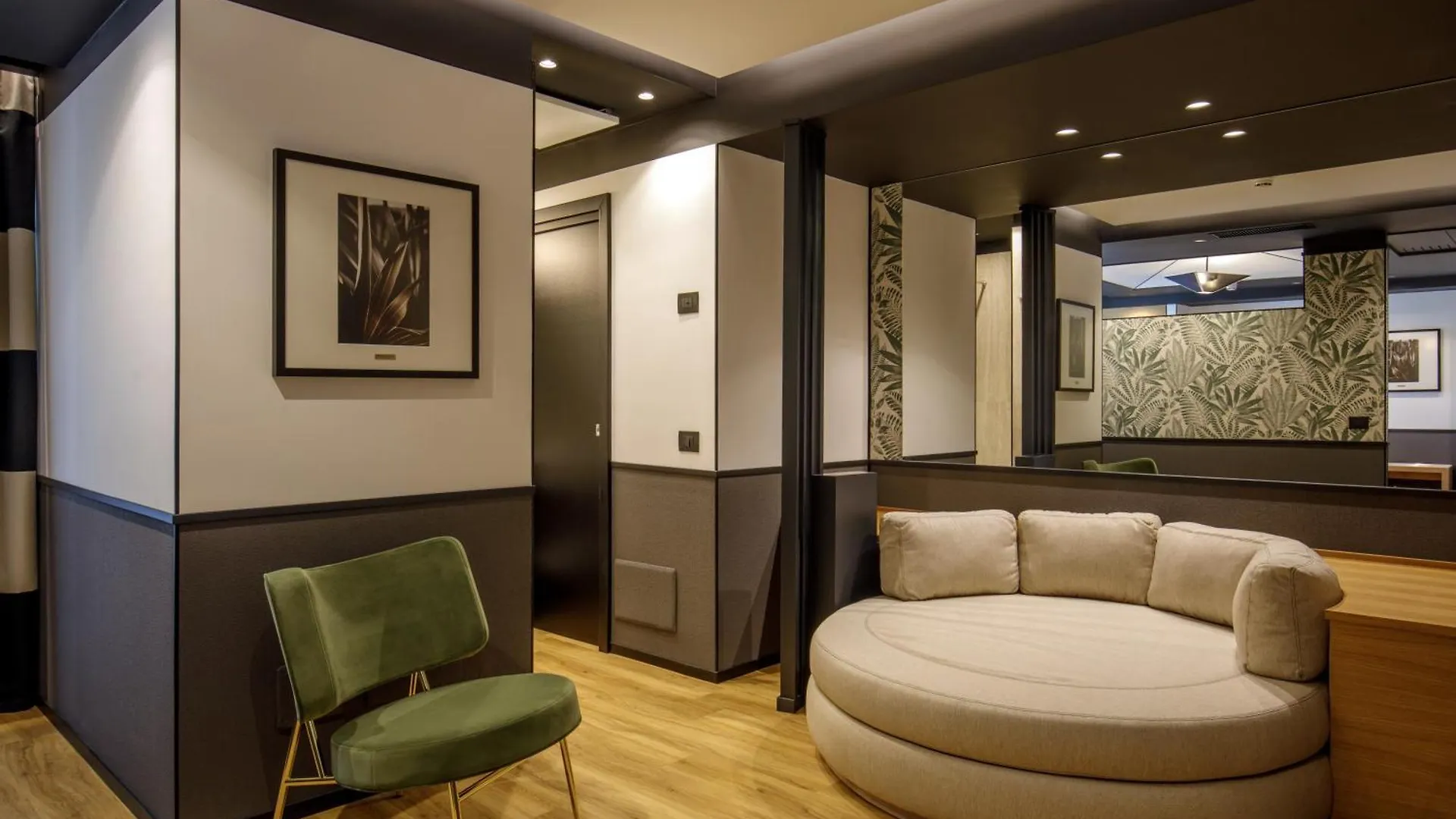 Hotel Domidea Rome 4*,  Italy