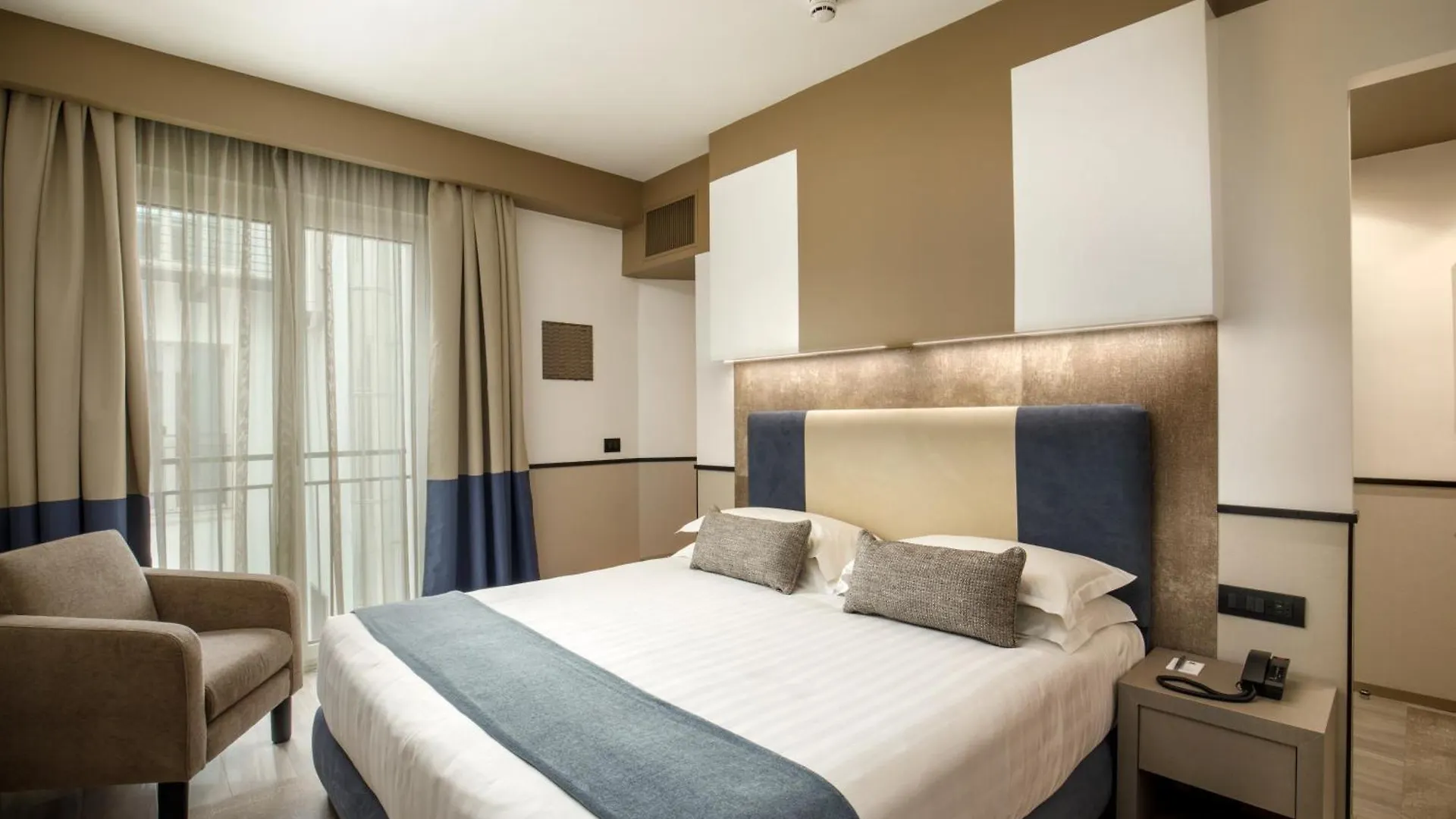 Hotel Domidea Rome 4*,