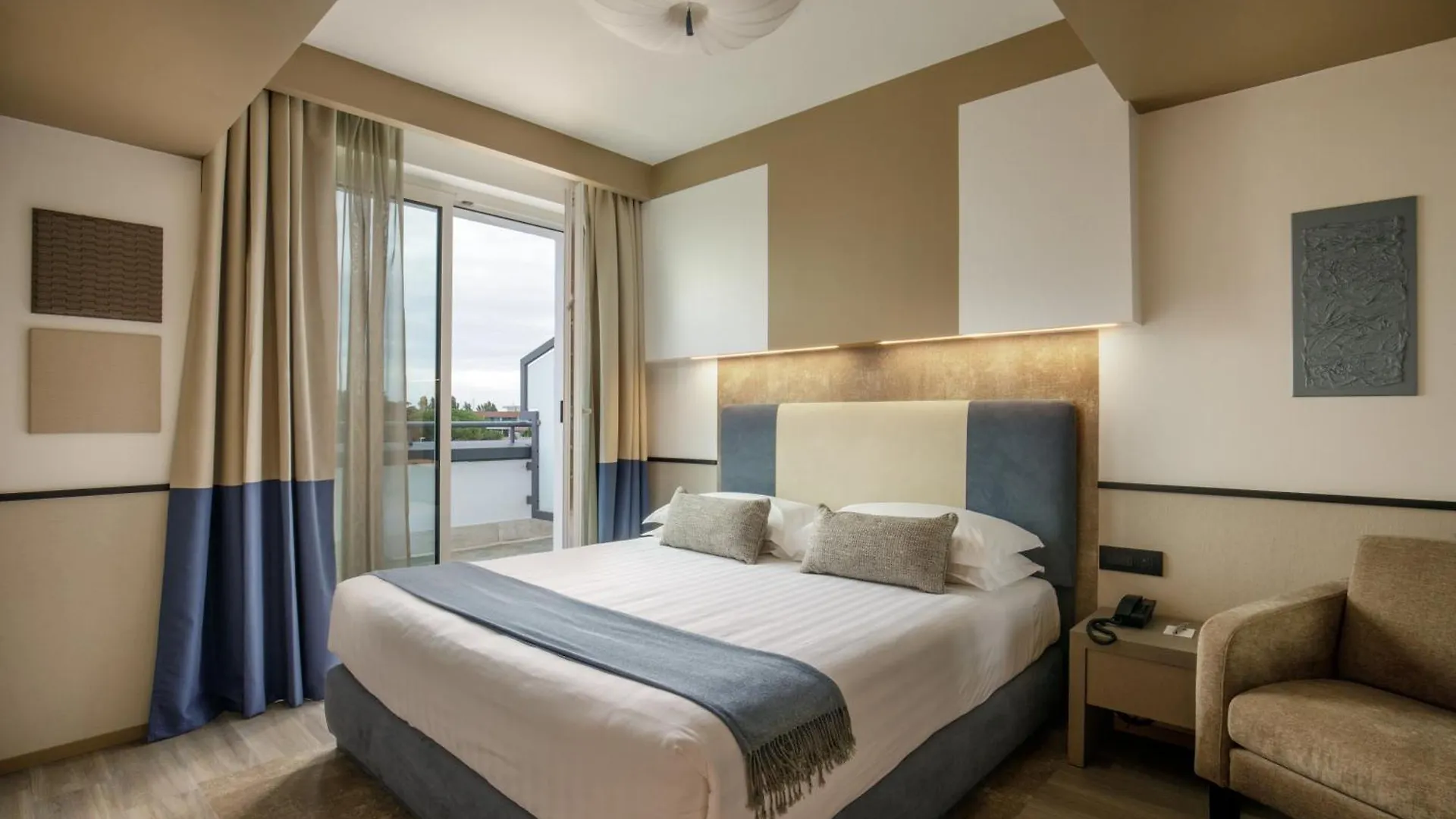 Hotel Domidea Rome