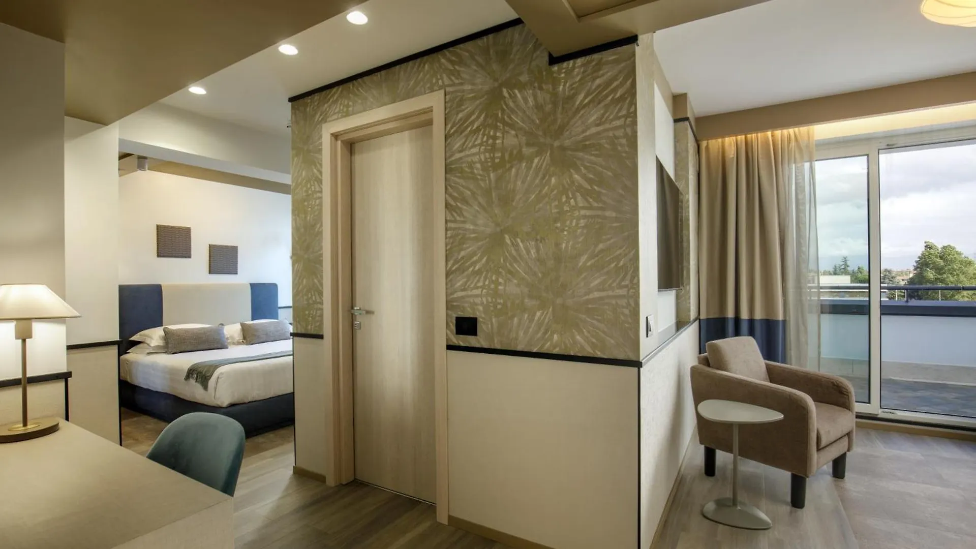 Hotel Domidea Rome 4*,