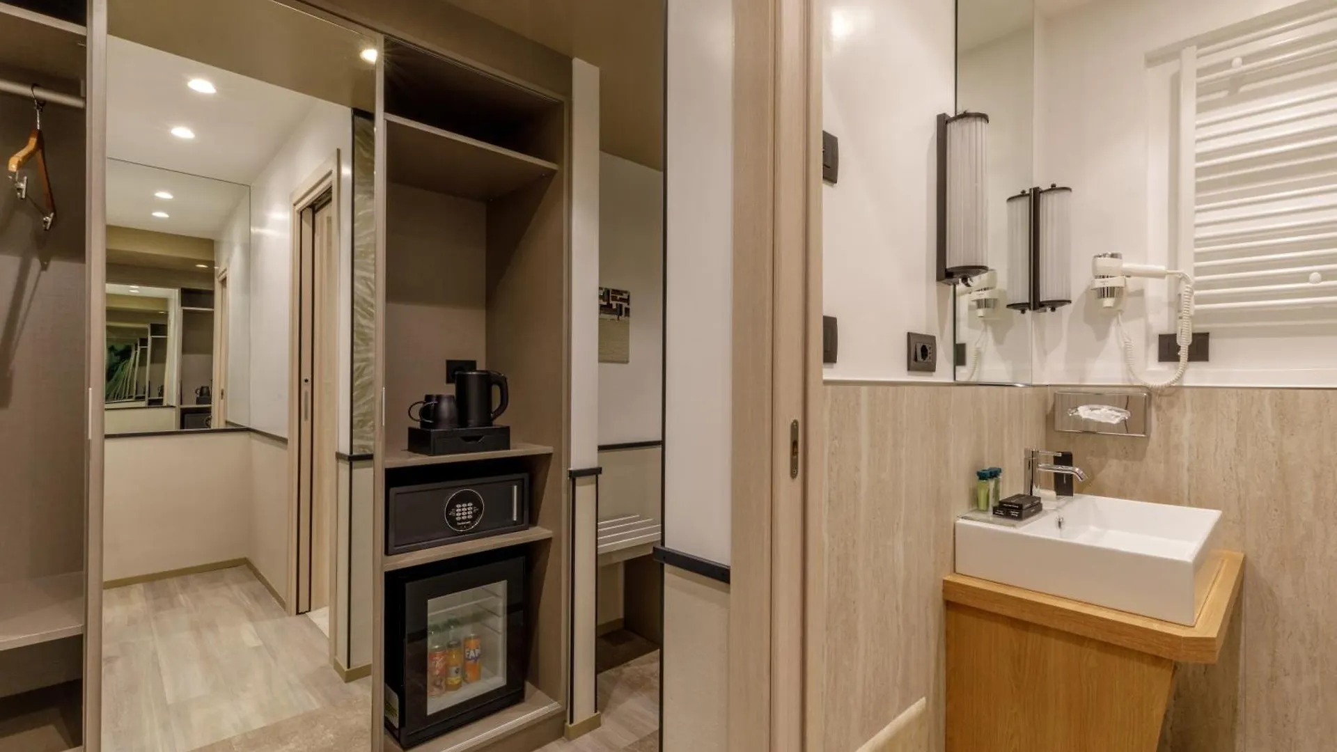 Hotel Domidea Rome 4*,  Italy