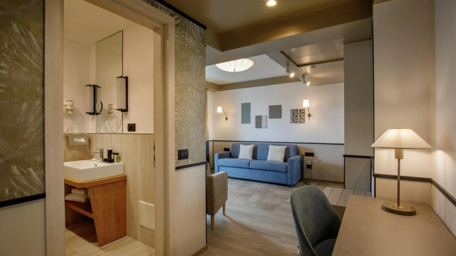 Hotel Domidea Rome 4*,